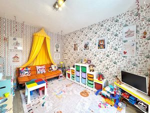 Photo 6- click for photo gallery